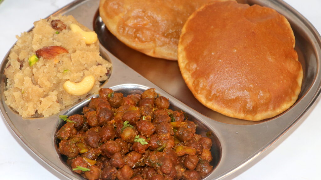 Halwa Poori Chana recipe for Navratri Ashtami / Navami Prasad