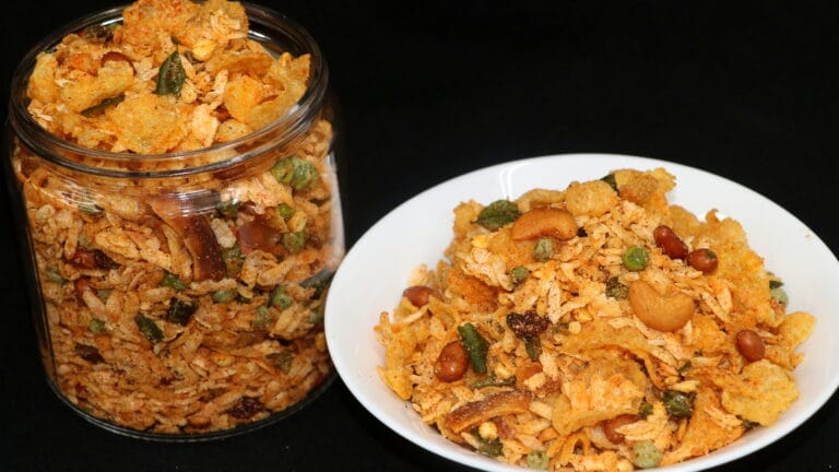 Khatta Mitha Poha Makai chivda namkeen