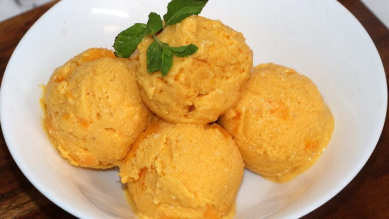 Healthy Mango Ice-cream without sugar, cream, milk powder