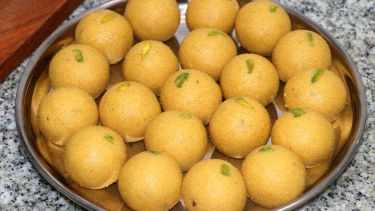 Rava Besan Ladoos | Diwali Special Laddu