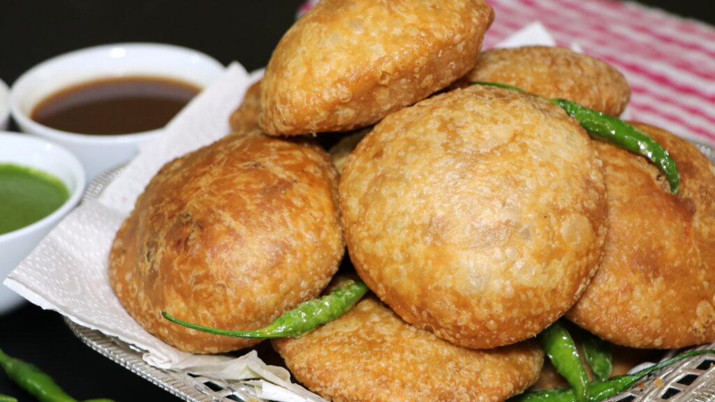 Alooo aur pyaaz ki kachori