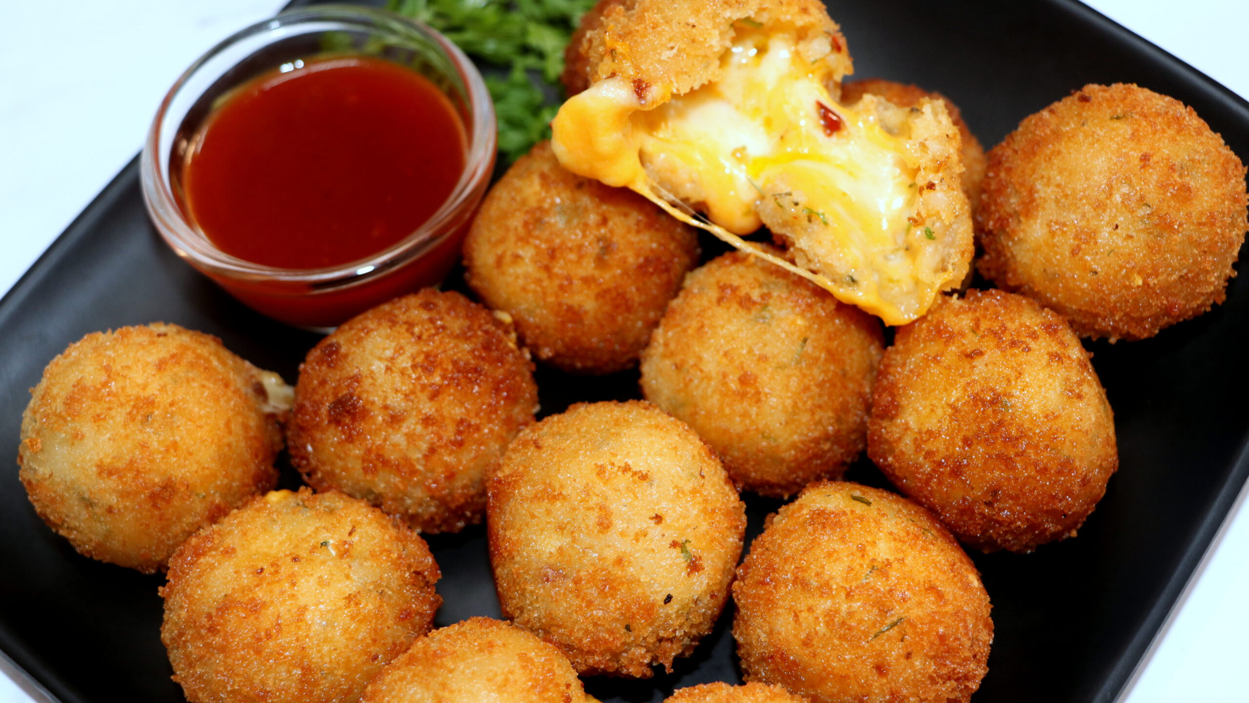 CHEESE BALLS